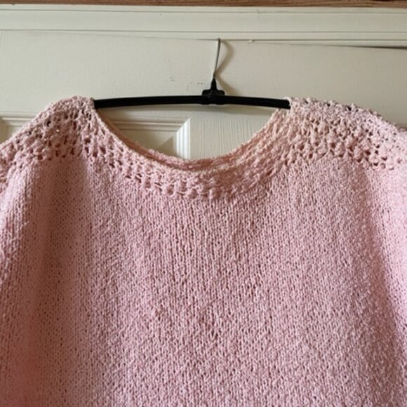 Vintage crocheted pink top with cap sleeves, never worn 42" chest, 23" length - Picture 2 of 3